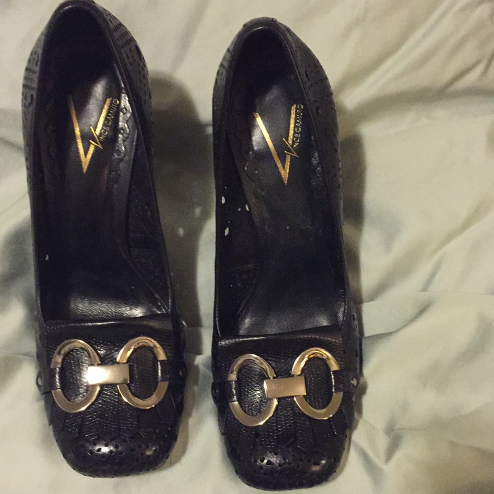 MONDAY ONLY⭐️Vince Camuto Heels